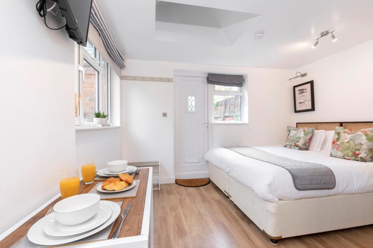 Modern Self Contained Studio Home Cheltenham Zewnętrze zdjęcie